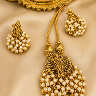 Pendant Necklace With Pearl